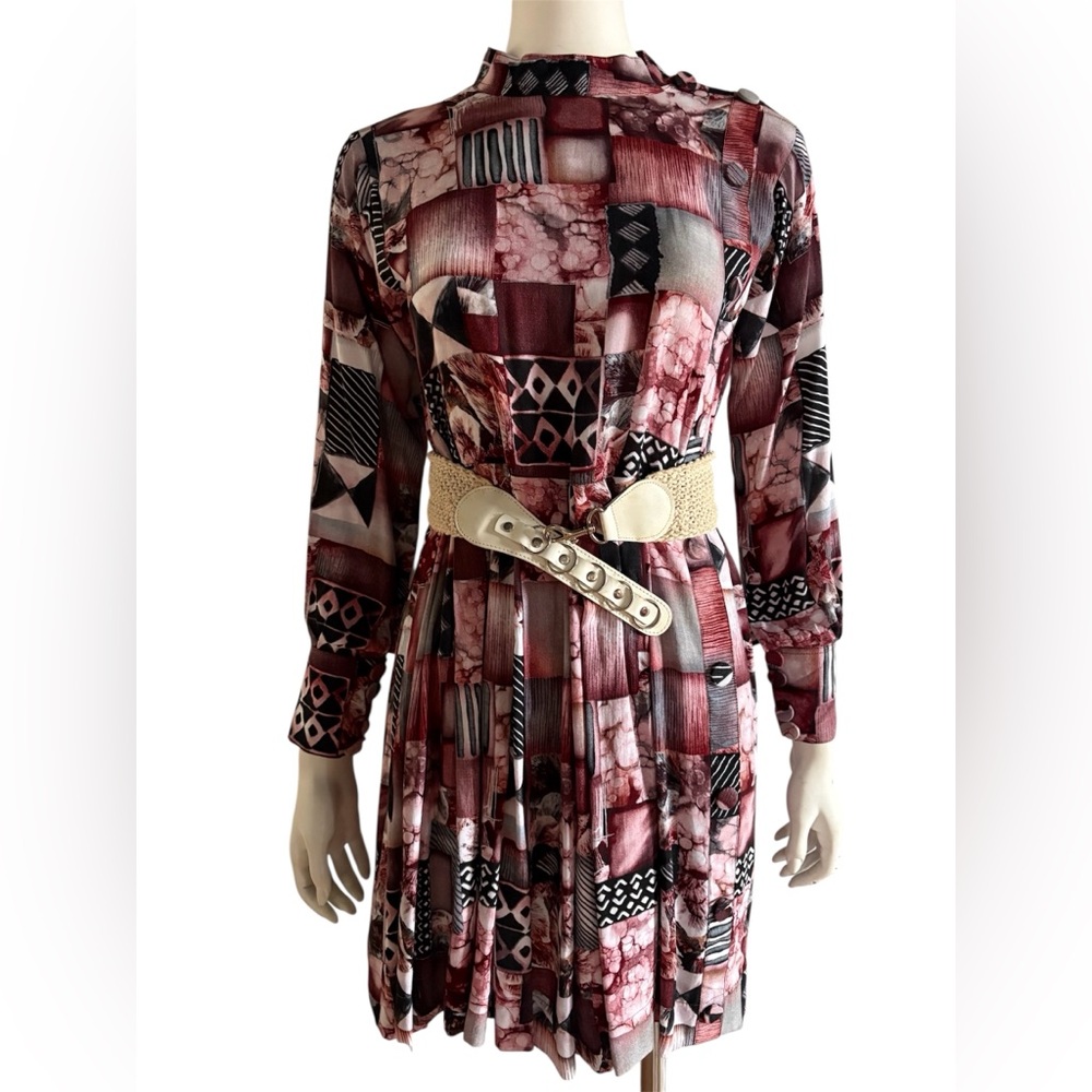 Geometric Patterned Longsleeved Babydoll Dress with Covered Button Details